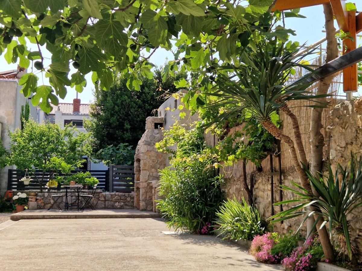 Guest House Otto Punat Exterior foto